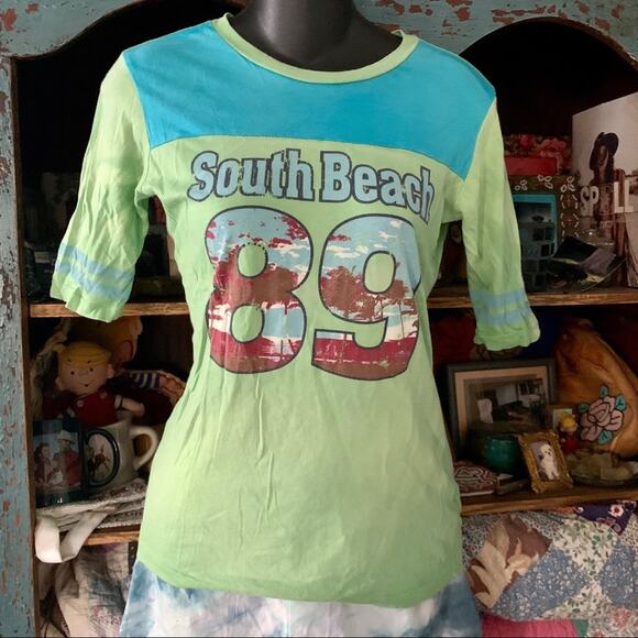 VTG SOUTH BEACH FOOTBALL TEE - Picture 1 of 8
